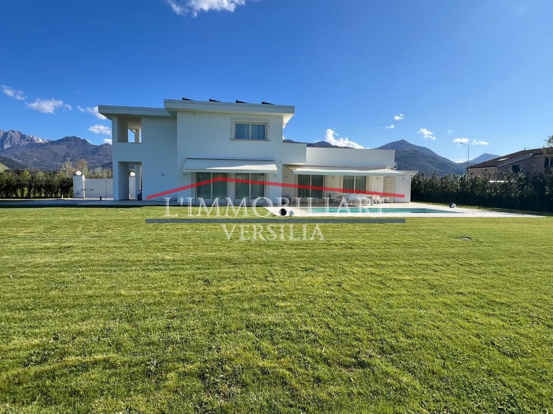 Villa in Pietrasanta, Tuscany, Italy 2 - 17294700
