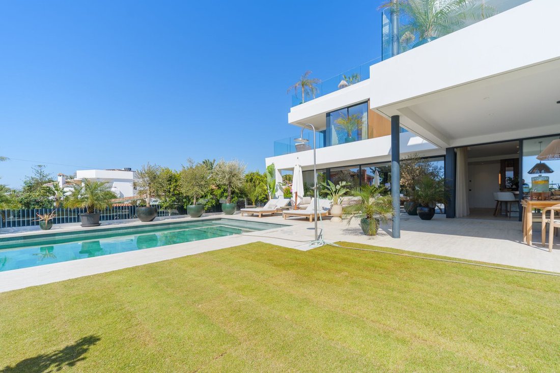 Villa in Elviria-Cabopino, Marbella, Spain 2 - 17530912