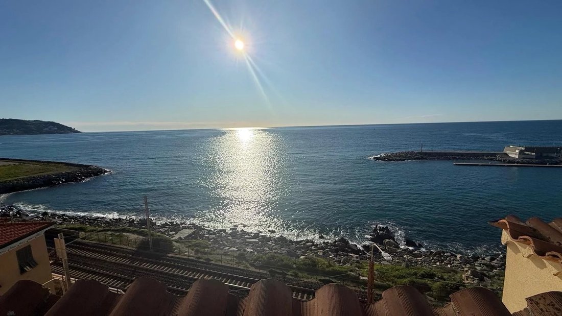 Apartment in Madonna della Ruota, Bordighera, Liguria 2 - 17532045