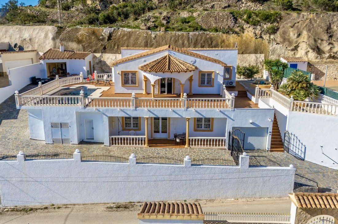 House in Calp / Calpe, Valencian Community, Spain 2 - 17531575