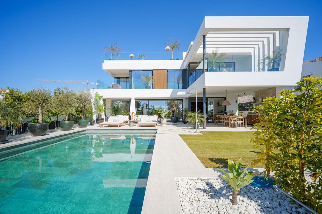 Villa in Elviria-Cabopino, Marbella, Spain 3 - 17530912