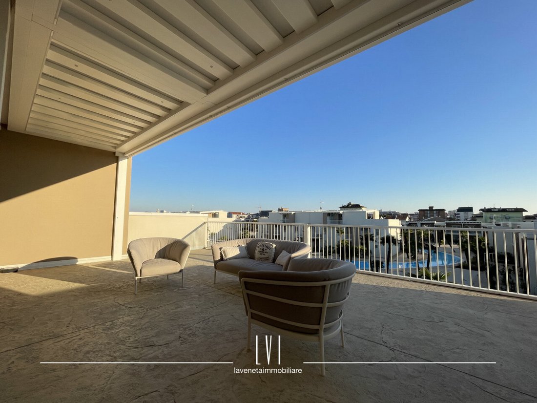 Apartment in Jesolo Town, Jesolo, Veneto 4 - 17535237