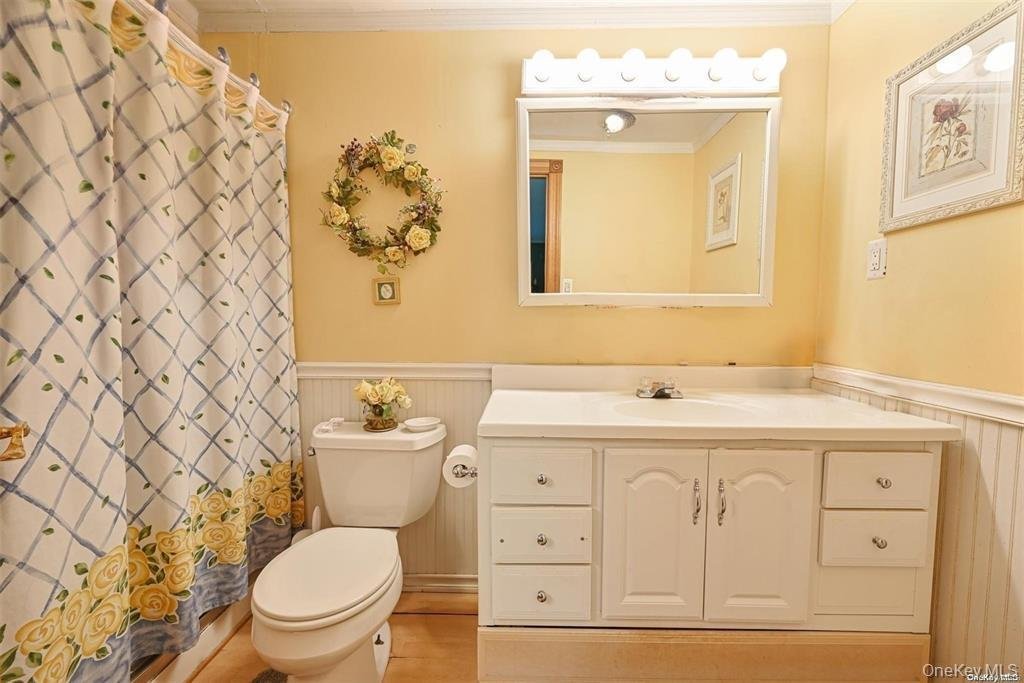 House in Coram, New York, United States 4 - 17531829