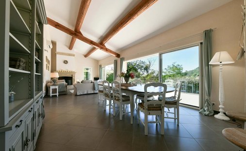 Estate in Saint-Hippolyte-de-Montaigu, Occitania, France 1