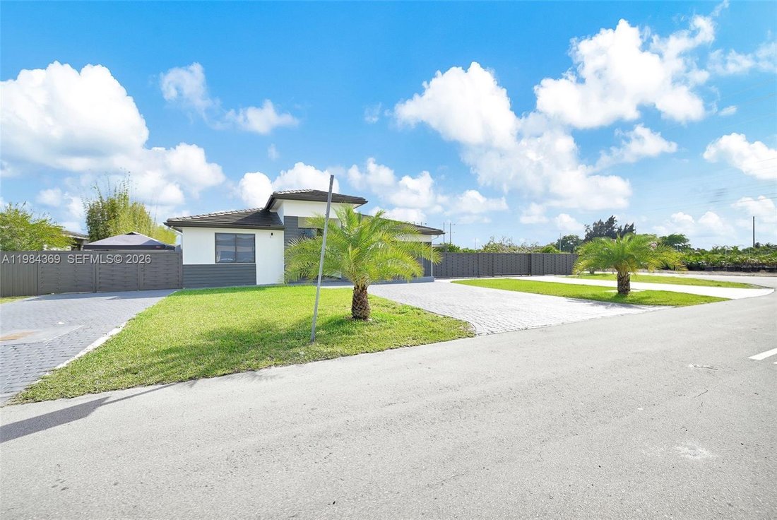 House in Miami, Florida, United States 2 - 17531150