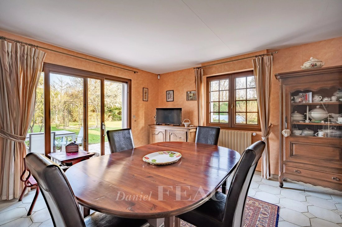 House in Les Mesnuls, Ile-de-France, France 5 - 17530737