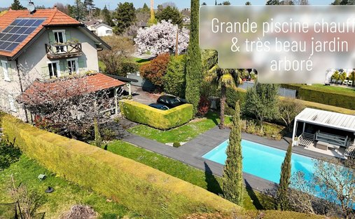 House in Ouest, Ambilly, France 1
