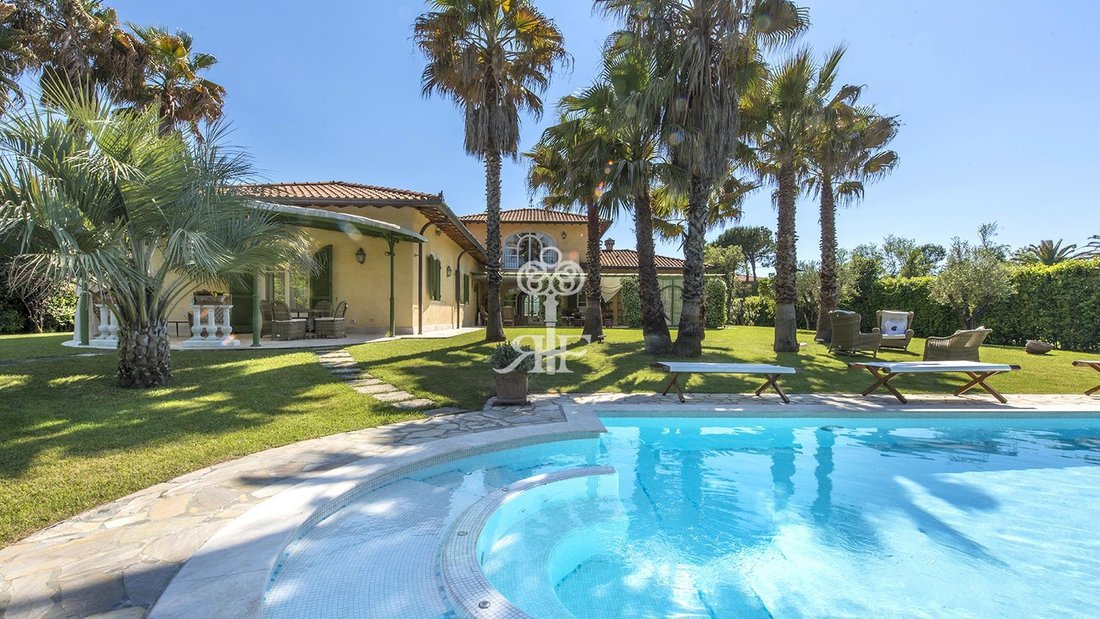 Villa in Center, Forte dei Marmi, Tuscany 2 - 17533783