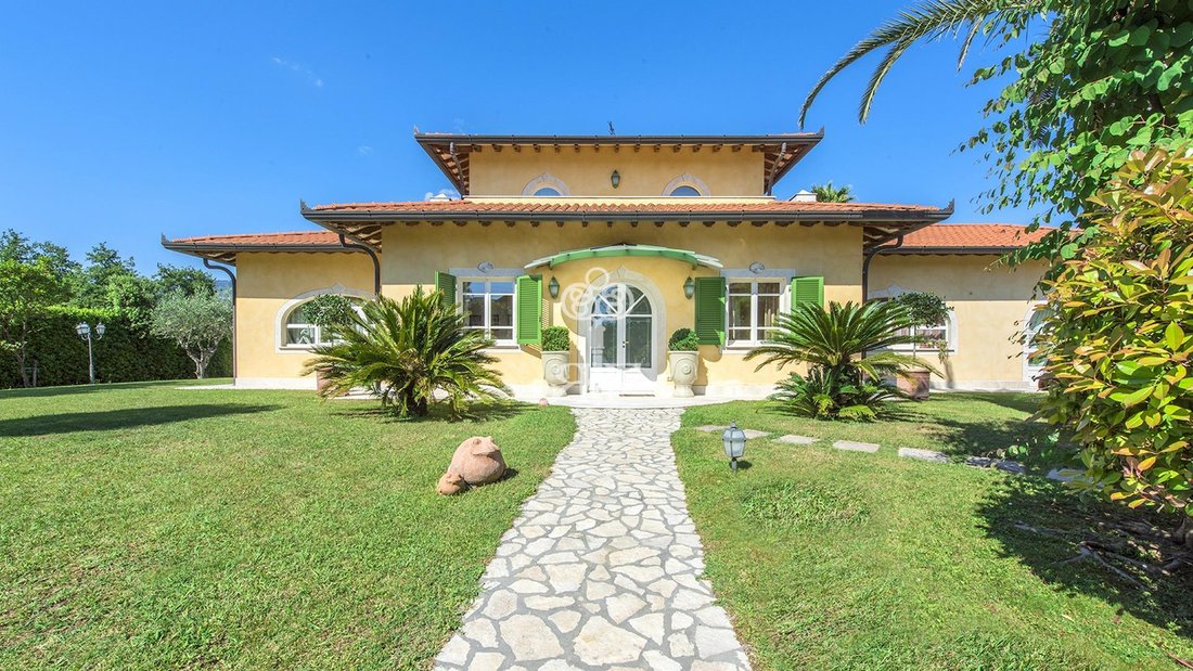 Villa in Center, Forte dei Marmi, Tuscany 4 - 17533783