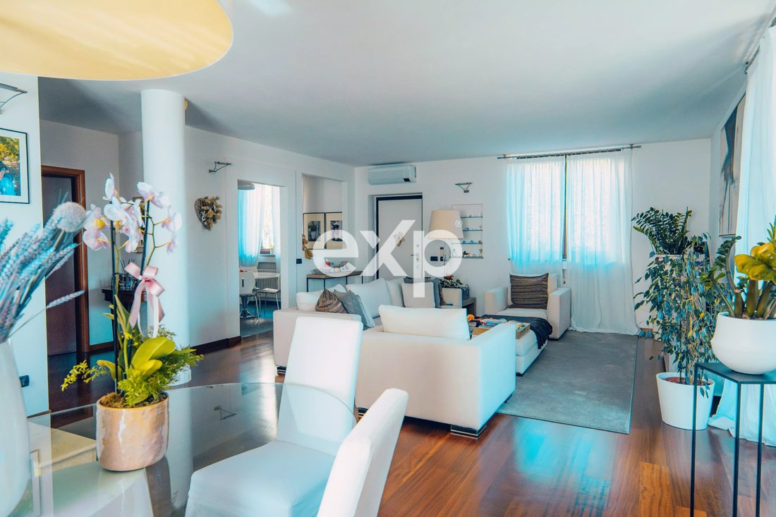 Villa in Montano, Lombardy, Italy 5 - 17534977