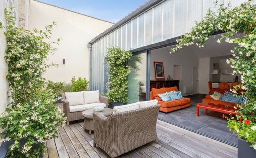 Apartment in Hôtel de Ville-Quinconce-Saint Seurin-Fondaudège, Bordeaux, France 1
