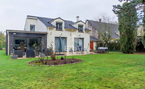 Villa in Les Alluets-le-Roi, Ile-de-France, France 1