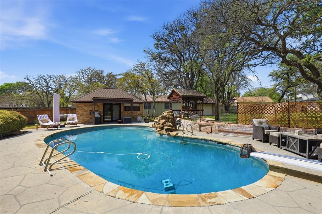 House in Weatherford, Texas, United States 4 - 17529464