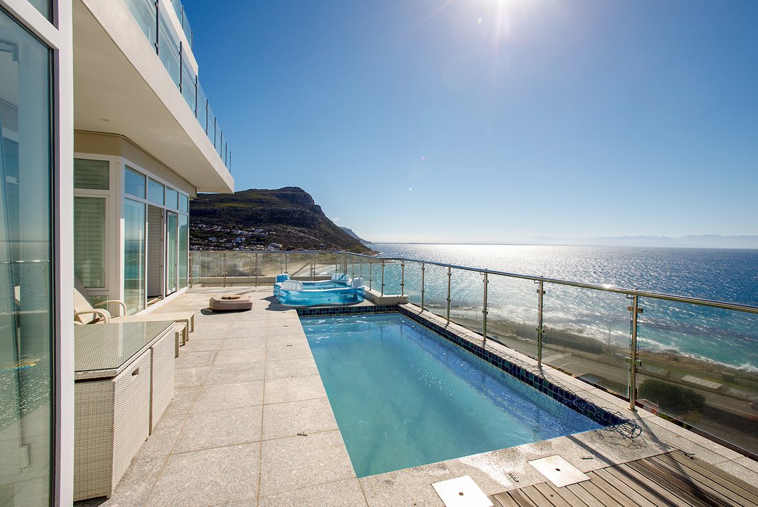 House in Glencairn, Cape Town, Western Cape 1 - 17535379