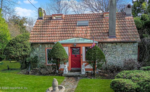House in New York, New York, United States 1