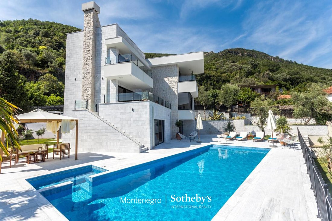 Villa in Đenovići, Herceg Novi Municipality, Montenegro 2 - 17534815