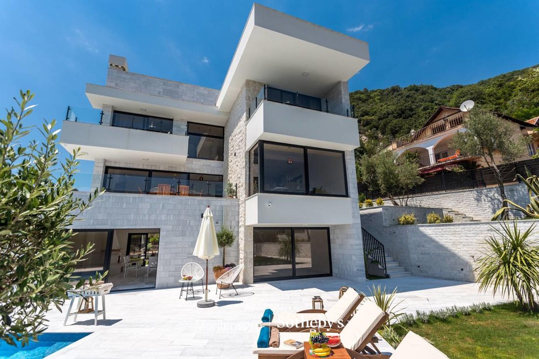 Villa in Đenovići, Herceg Novi Municipality, Montenegro 3 - 17534815