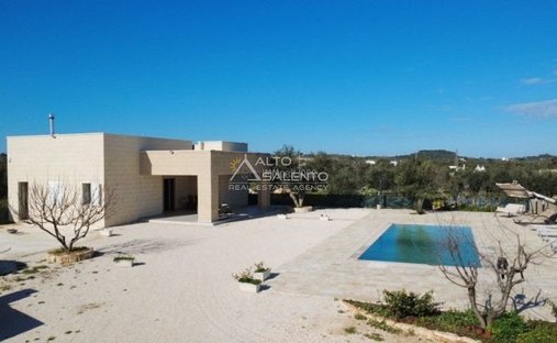 Villa in Ludovico Street - Corso Umberto I - Vittorio Emanuele Street, Ostuni, Apulia 1