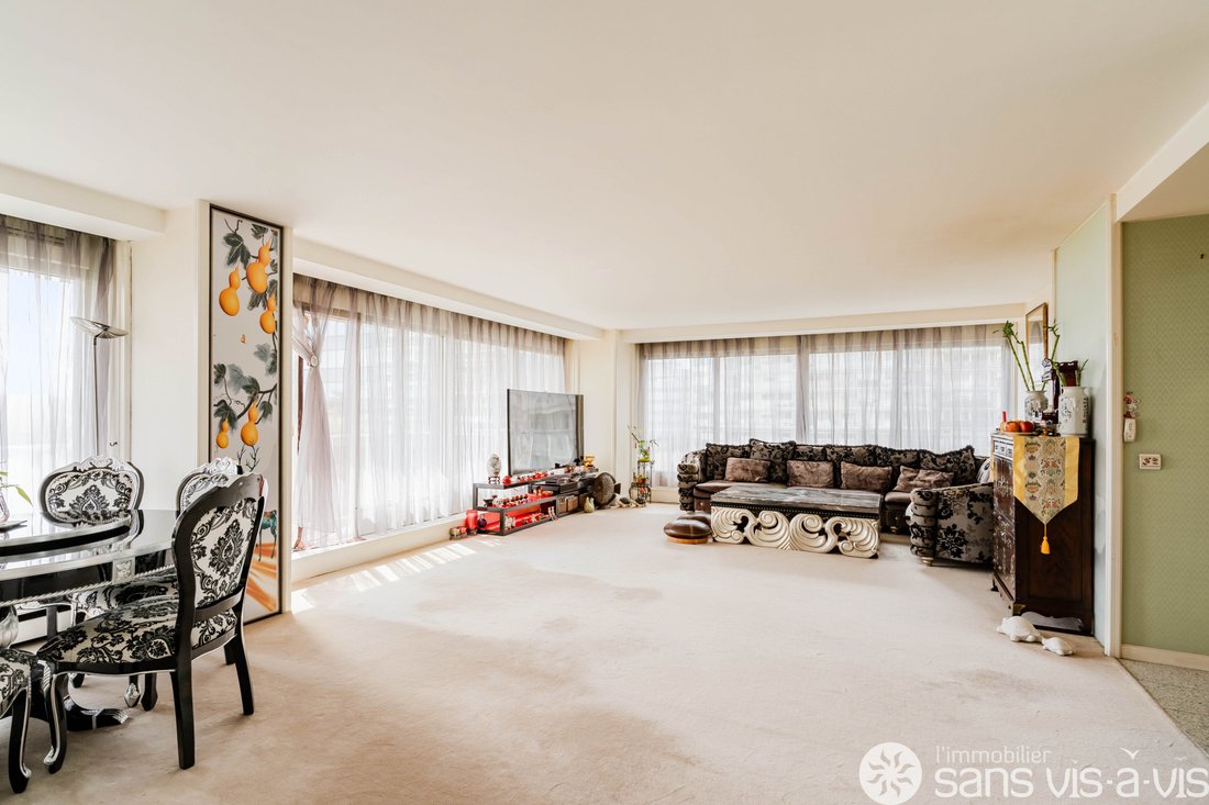 Apartment in Puteaux, Ile-de-France, France 3 - 17534566