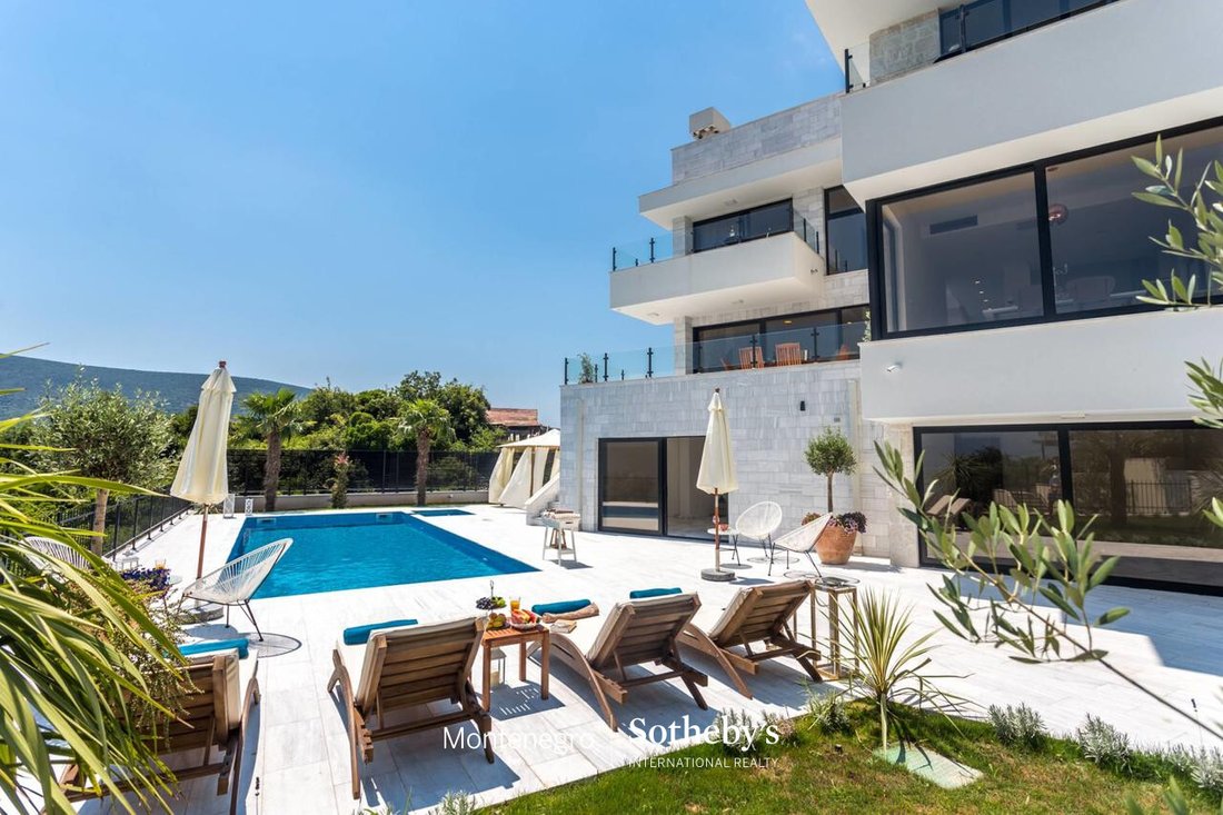 Villa in Đenovići, Herceg Novi Municipality, Montenegro 4 - 17534815