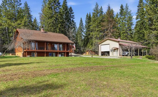 House in Cusick, Washington, United States 1