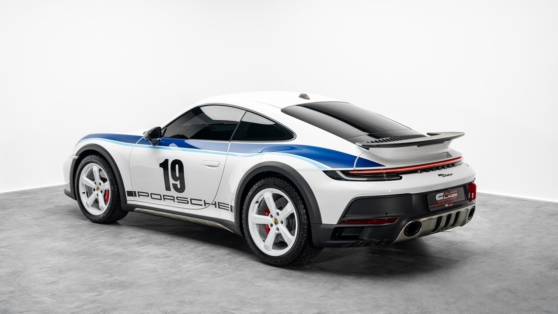 Coupe in Dubai, United Arab Emirates 2 - 17536068