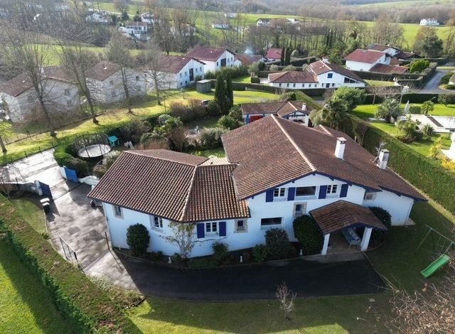 Villa in Arbonne, Nouvelle-Aquitaine, France 2 - 16942088