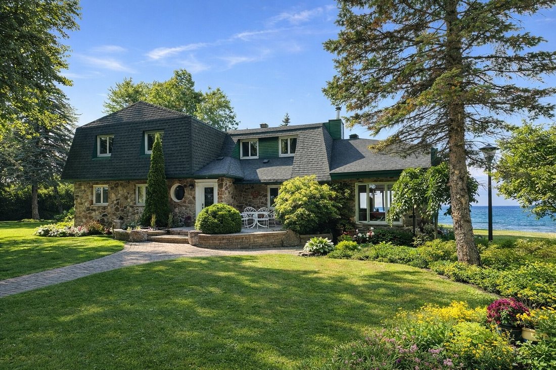 House in Sainte-Barbe, Quebec, Canada 2 - 17352585