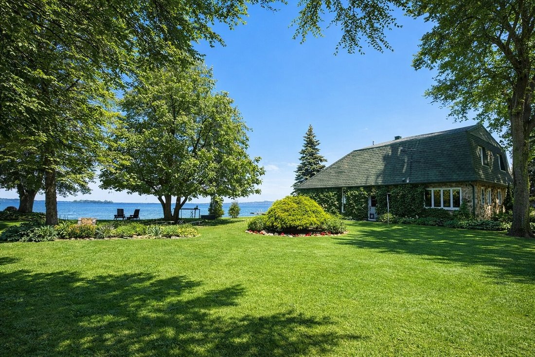 House in Sainte-Barbe, Quebec, Canada 3 - 17352585