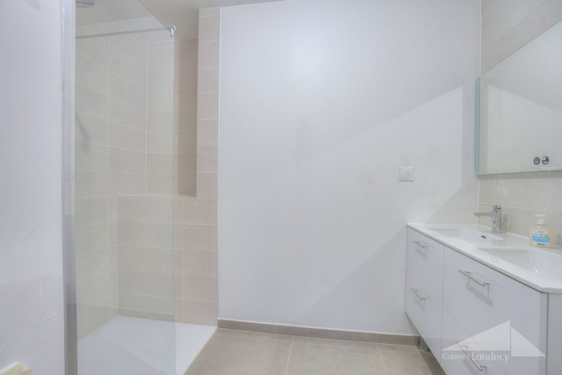 Apartment in Divonne-les-Bains, Auvergne-Rhône-Alpes, France 4 - 17536209