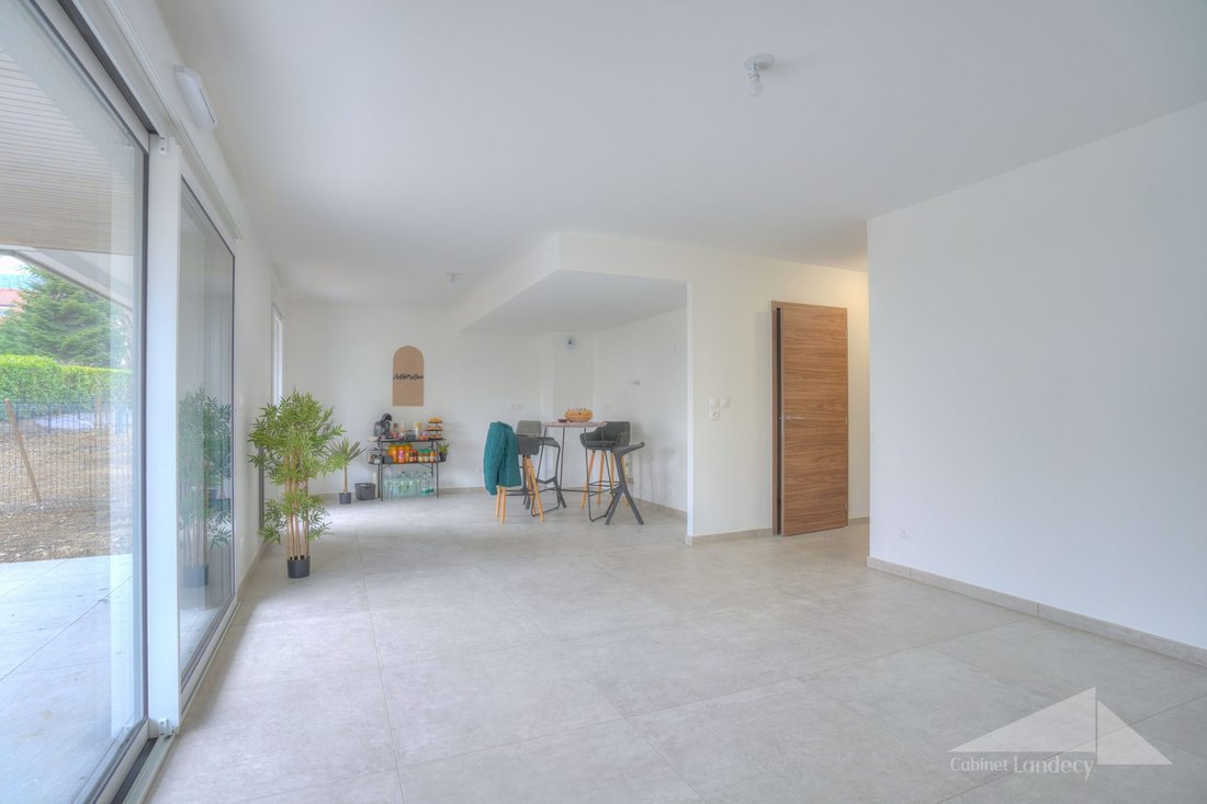 Apartment in Divonne-les-Bains, Auvergne-Rhône-Alpes, France 1 - 17536209