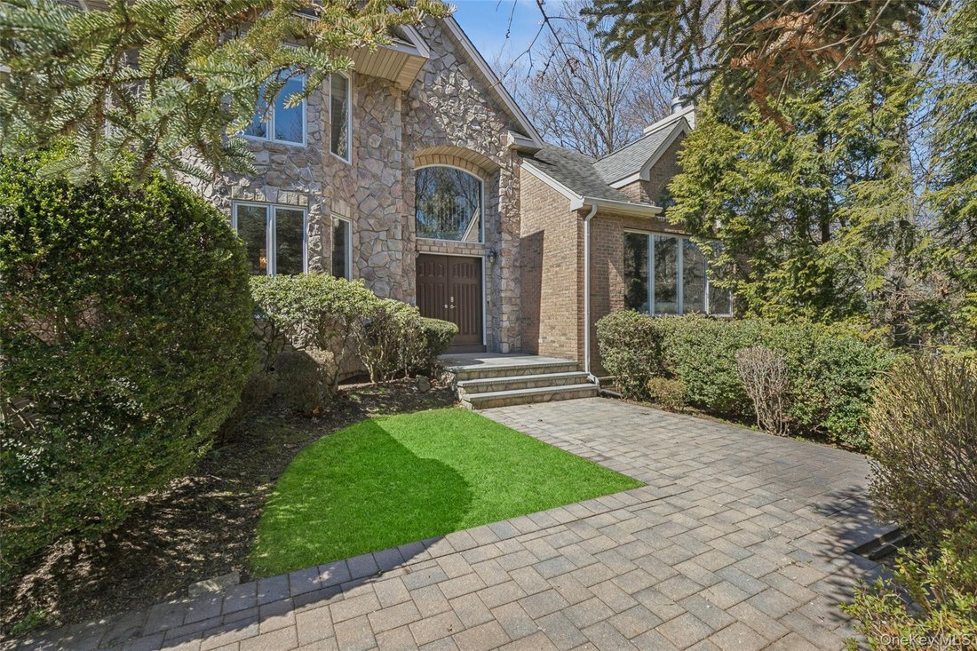 House in Laurel Hollow, New York, United States 2 - 17536061