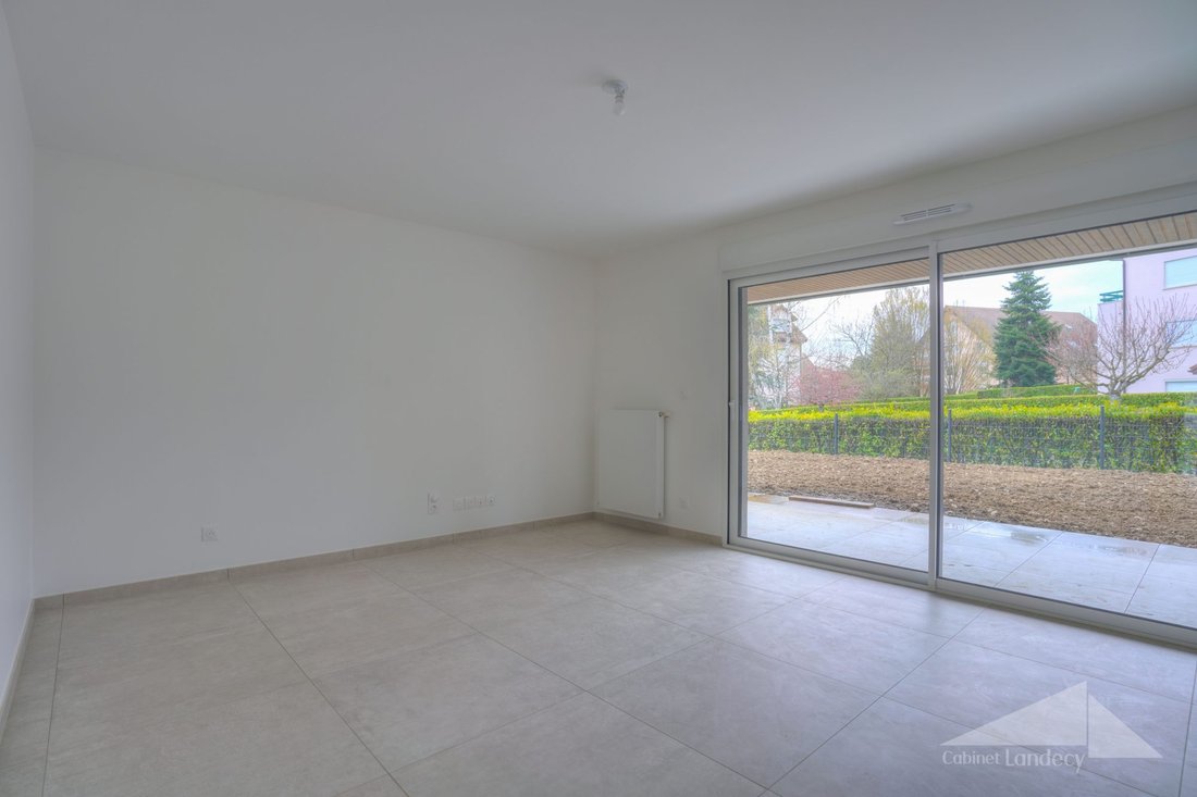 Apartment in Divonne-les-Bains, Auvergne-Rhône-Alpes, France 2 - 17536209