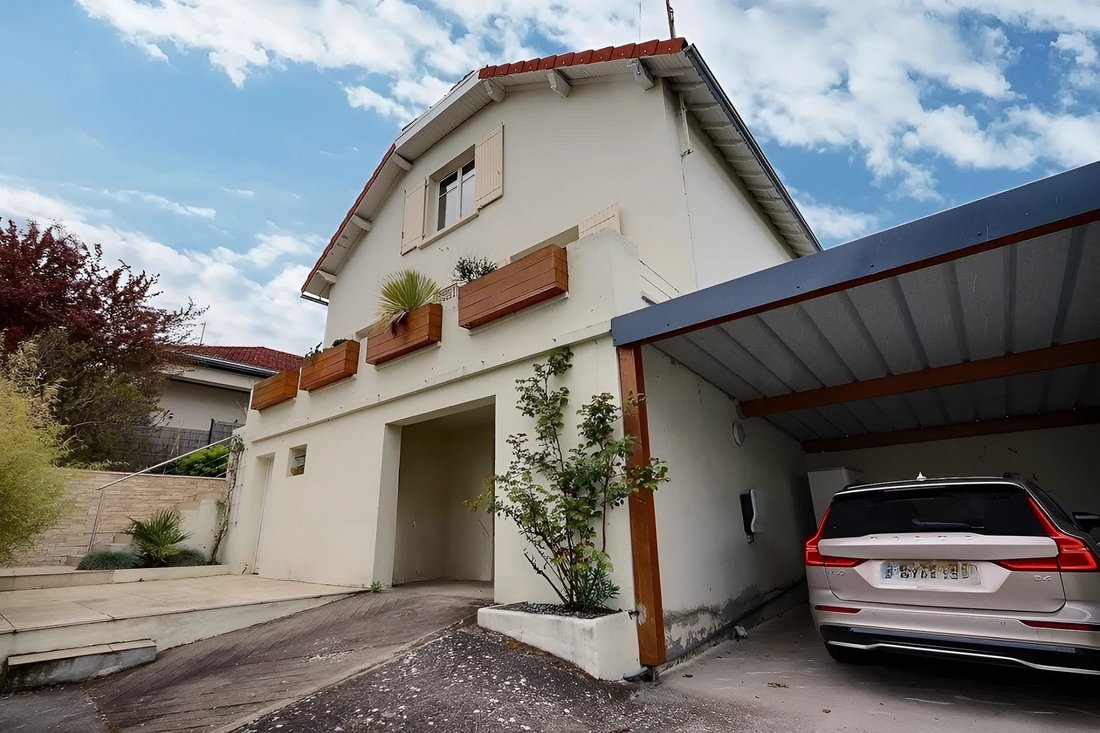 House in La Fontaine du Bac, Clermont-Ferrand, France 2 - 17536110