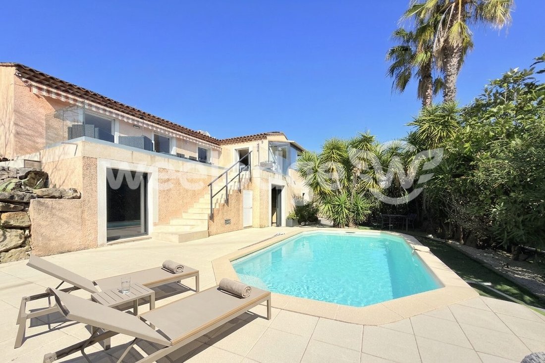 House in Mougins, Provence-Alpes-Côte d'Azur, France 1 - 17536201