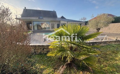 House in Fussy, Centre-Val de Loire, France 1