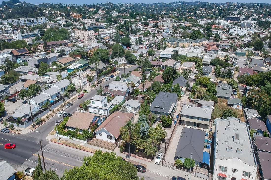 Los Angeles, California, United States 3 - 17535746