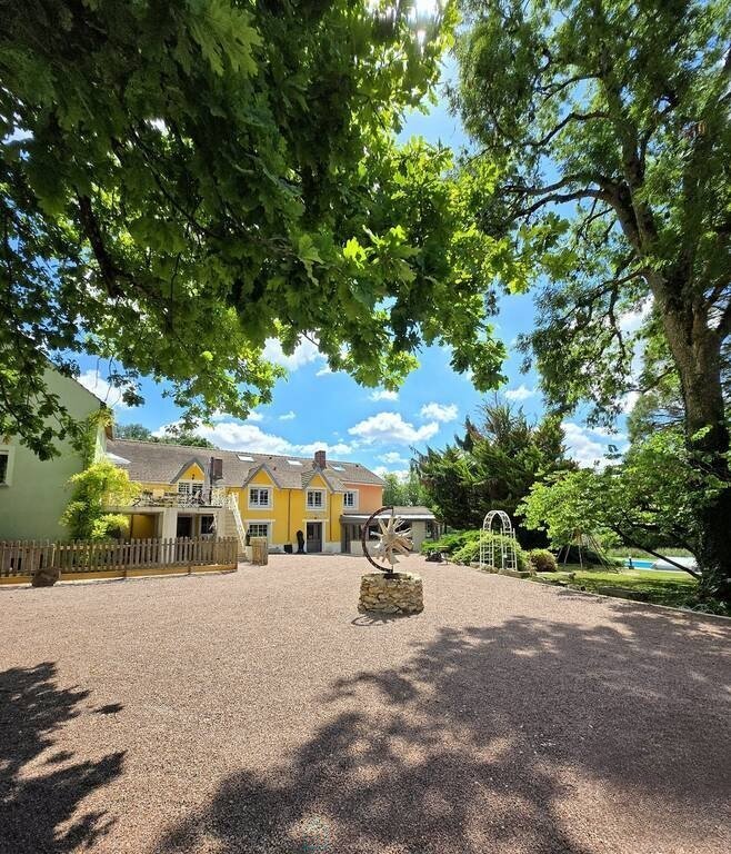 Estate in Coulommiers, Ile-de-France, France 2 - 17537120