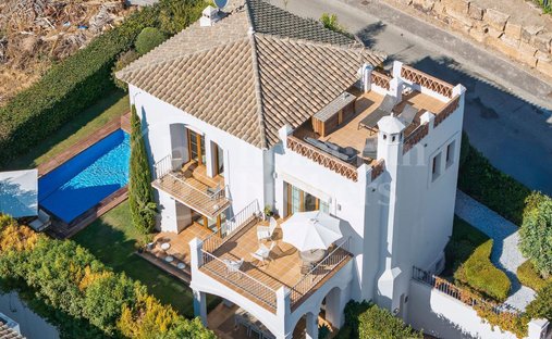 Villa in Estepona, Andalusia, Spain 1