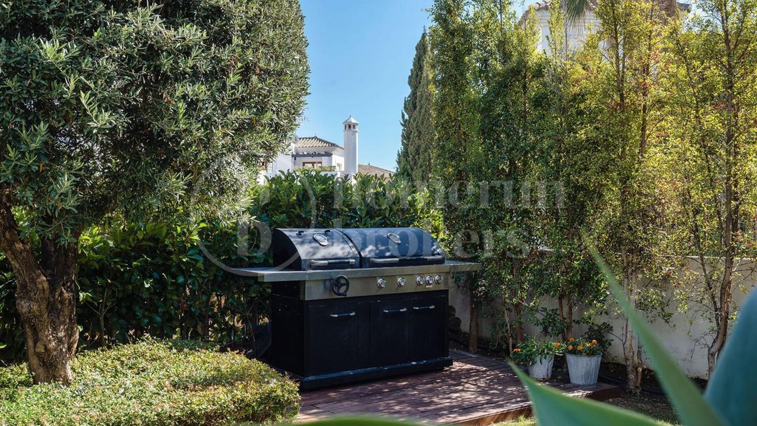 Villa in Estepona, Andalusia, Spain 3 - 17537039