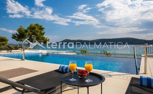 Villa en Gradska cetvrt Zablace, Šibenik, Condado de Šibenik-Knin 1