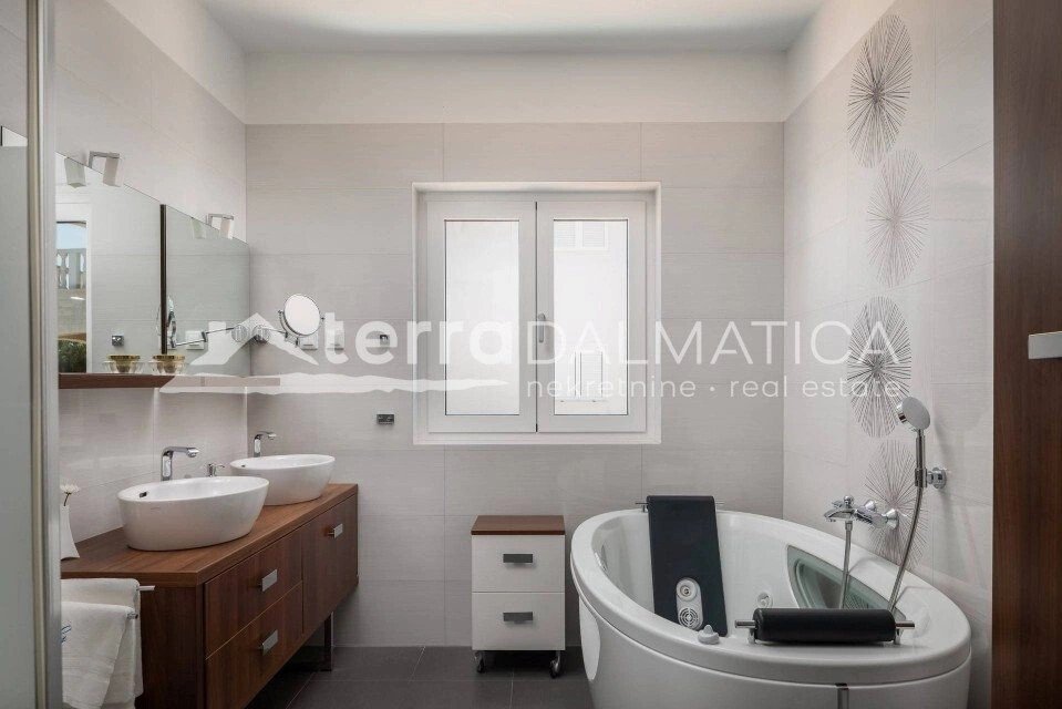 Villa in Gradska cetvrt Zablace, Sibenik, Sibenik-Knin County 2 - 17536717