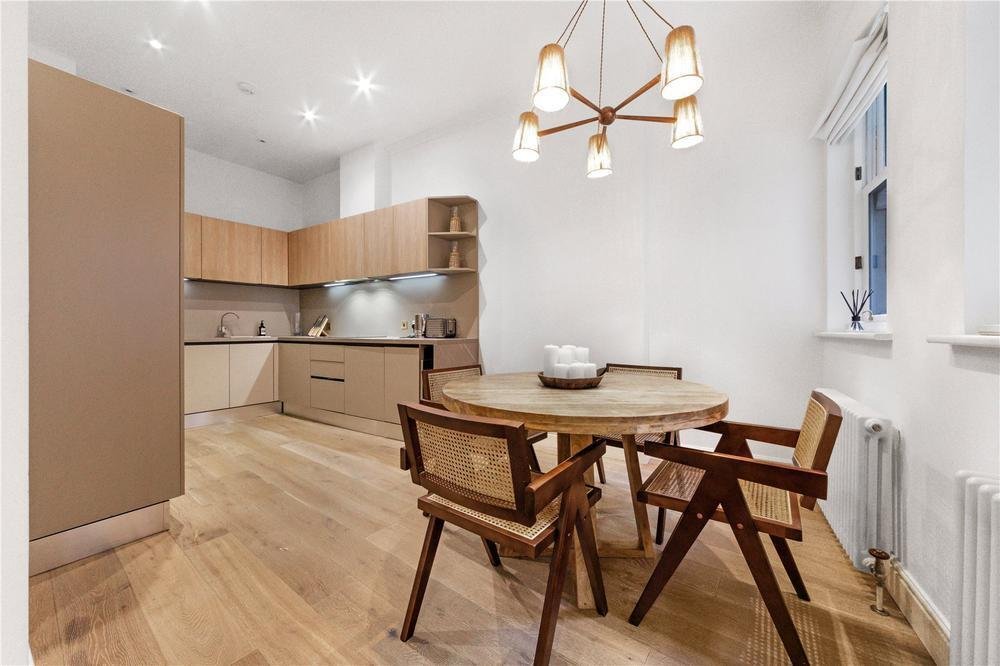 Apartment in Earls Court, Kensington And Chelsea, England 2 - 17536867