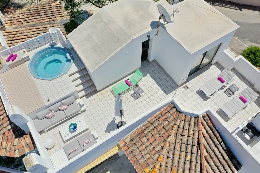 Penthouse in Elviria-Cabopino, Marbella, Spain 3 - 17536880