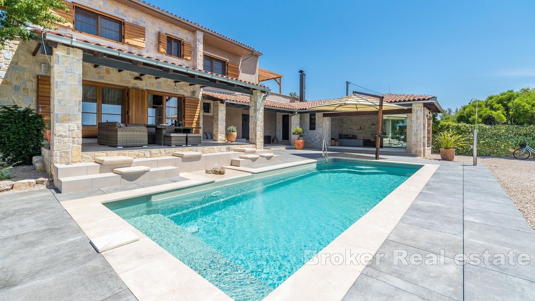 Villa in Gradska cetvrt Varos, Sibenik, Sibenik-Knin County 1 - 17537042
