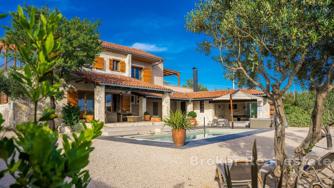 Villa in Gradska cetvrt Varos, Sibenik, Sibenik-Knin County 3 - 17537042