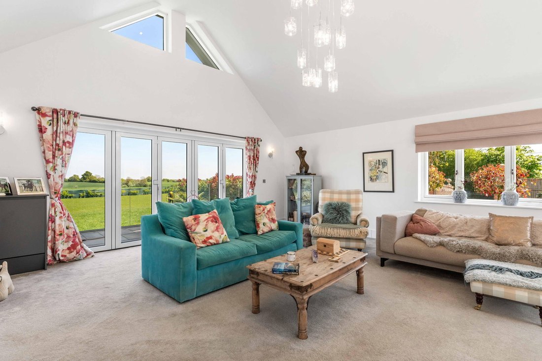 House in Beauchamp Roding, Abridge, England 5 - 15575941