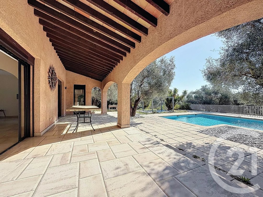 House in Mougins, Provence-Alpes-Côte d'Azur, France 3 - 17537242