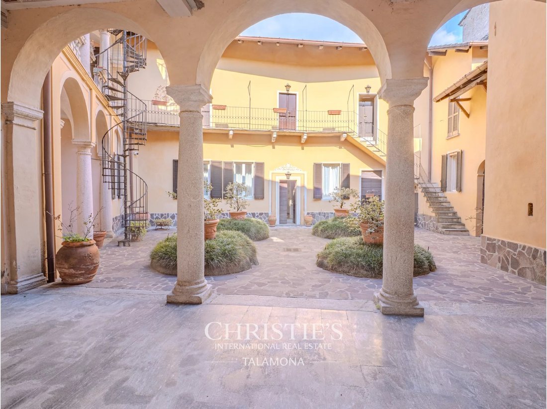 Anwesen in Porto Valtravaglia, Lombardei, Italien 1 - 17537503