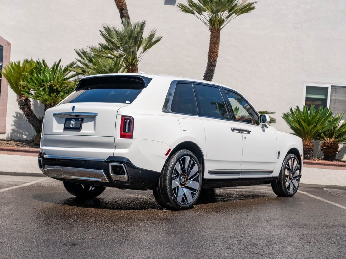 Suv in La Jolla, CA, United States 2 - 17537344